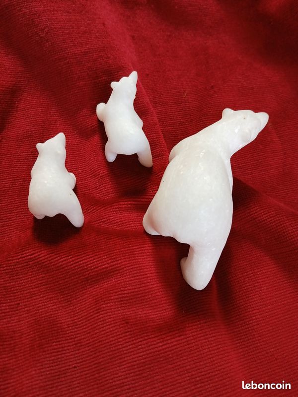 Sculpture en pierre d'Alaska sculptée à la main en marbre blanc représentant des ours polaires | Pia Cottini | Unique en son genre - Canada