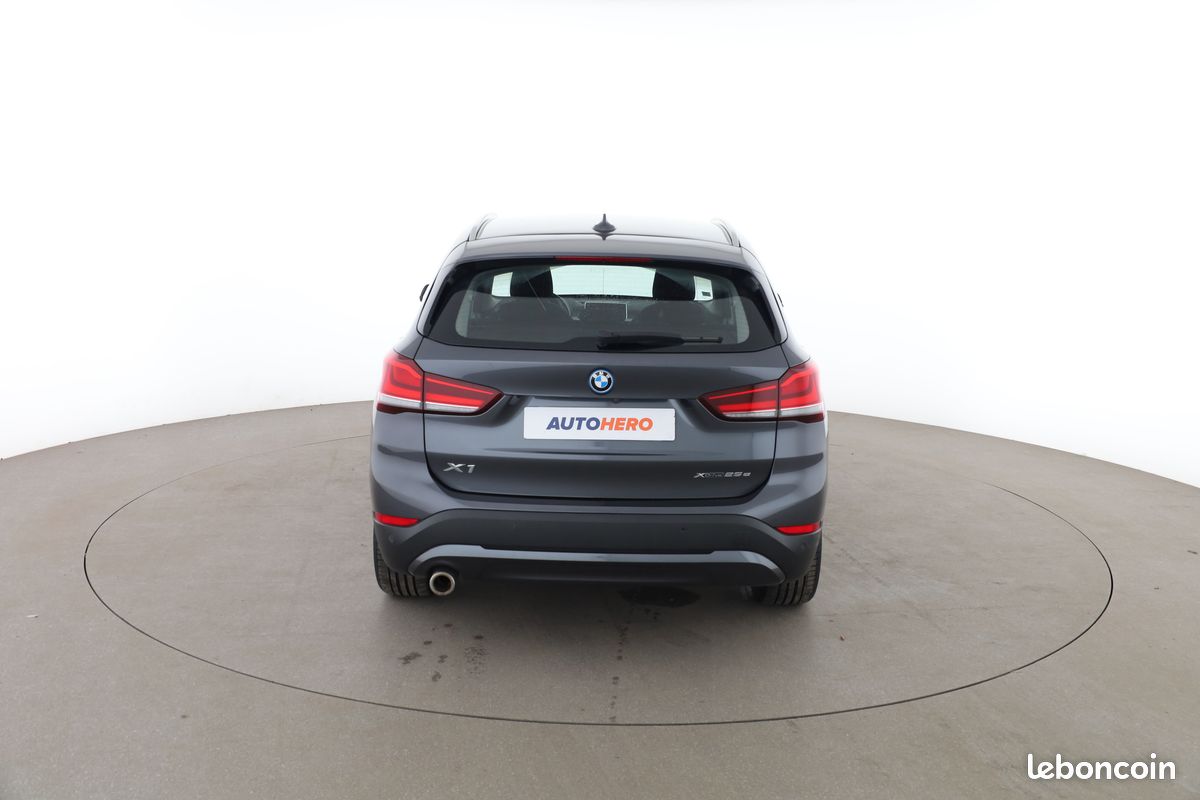 BMW X1 xDrive25e Business Design BVA6 220 ch (image 12)