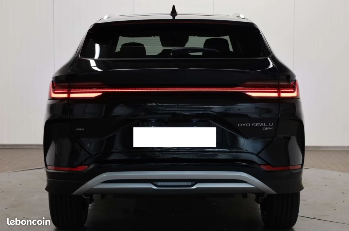 BYD Seal U DM-i 324 ch DESIGN PHEV déja immatriculé plusieurs couleurs vehicules neufs (image 2)
