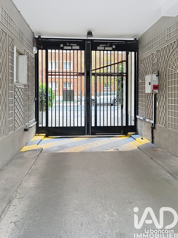 Parking 10 m² · à Paris 17e Arrondissement · 10 m² · 21 000 €