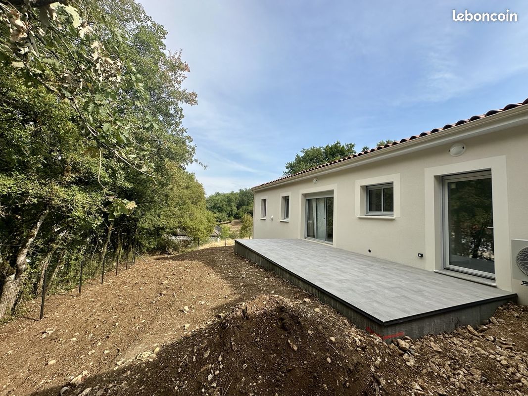 Maison 4 pièces 106 m² · à Saint-Benoît · 106 m² · 1 200 €