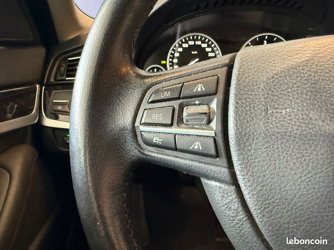 BMW Série 5 Touring 2.0 D 190ch Lounge - 2015 - Suivi complet - Phares LED - Boîte auto (image 11)