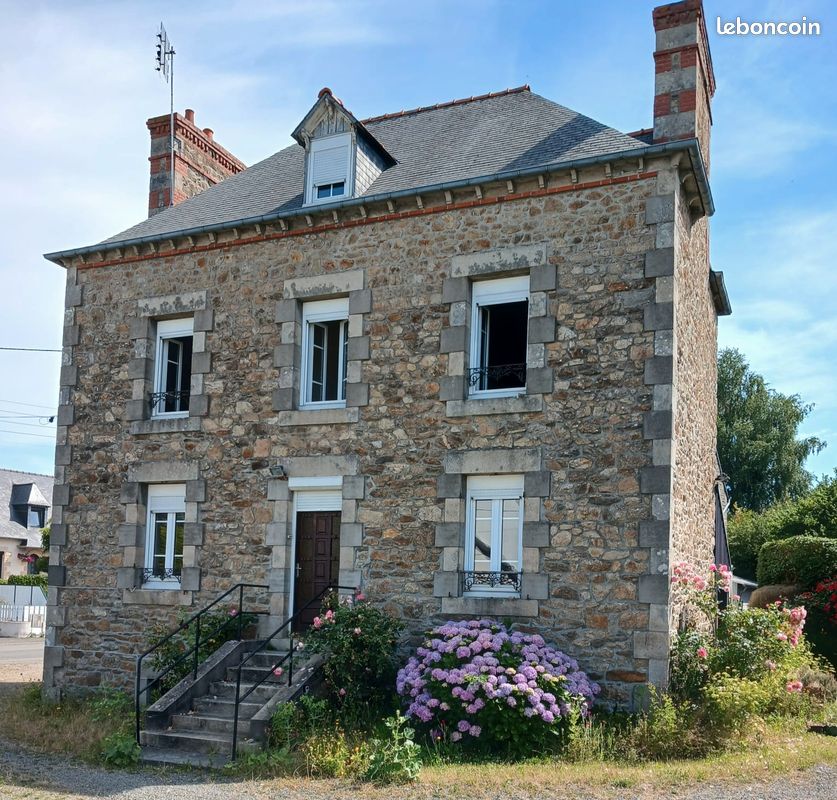 Maison 5 pièces 100 m² · à Ploumagoar · 100 m² · 110 000 €
