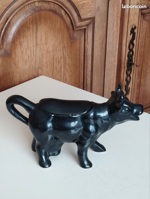 Vache noire en céramique de Staffordshire ? (image 3)
