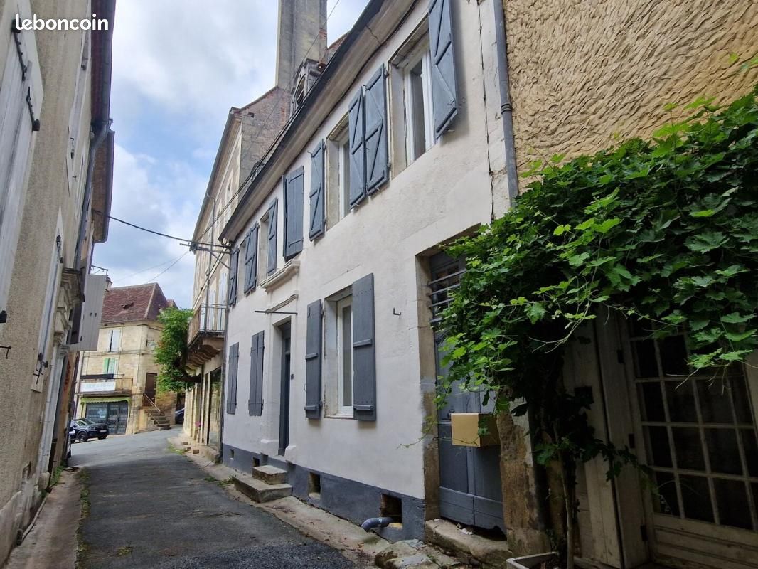 Maison 7 pièces 156 m² · au Bugue · 156 m² · 200 000 €