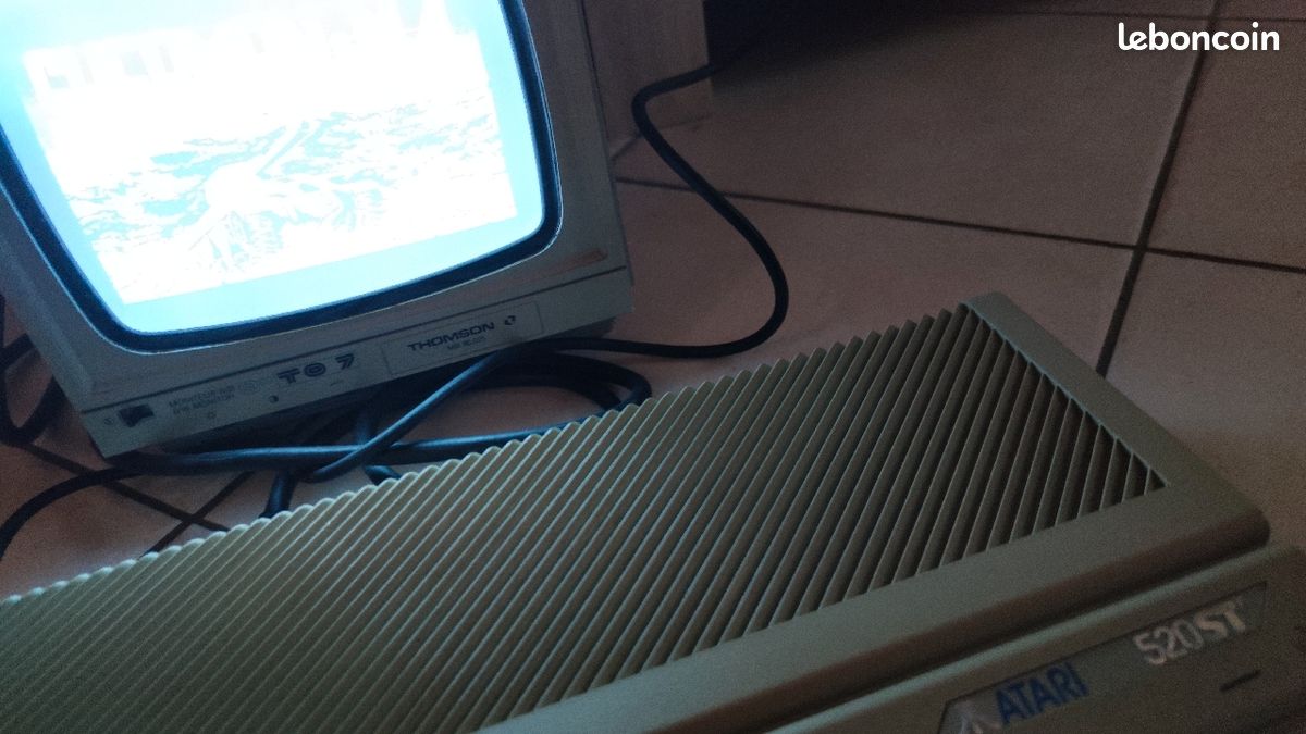 Atari 520STF en boîte d'origine (image 3)