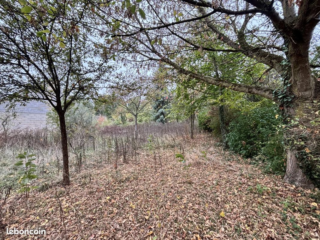 Terrain 2035 m² · à Presles-et-Thierny · 2 035 m² · 55 000 €