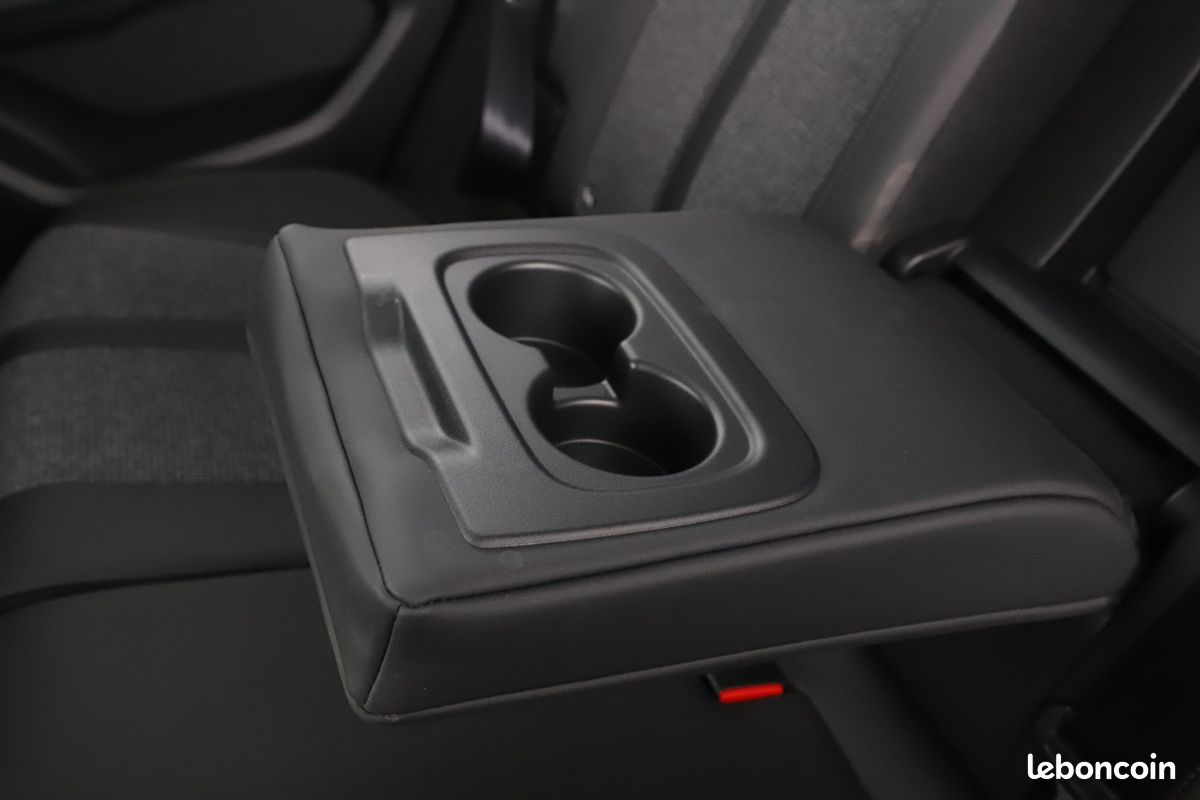 Peugeot 3008 1.2 PureTech Allure Business EAT8 130 ch (image 10)