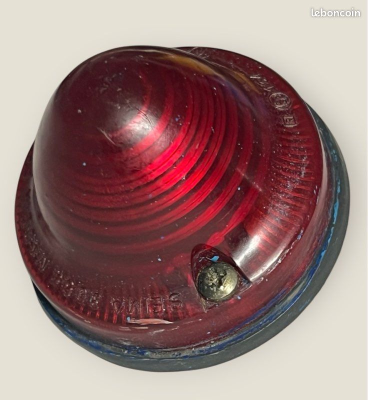 Feu / cabochon arrière rouge ancien SEIMA - Made in France - Vintage (image 1)