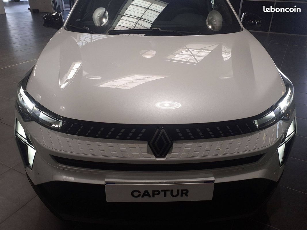 RENAULT Captur E-Tech full hybrid 160 ch Techno (image 24)