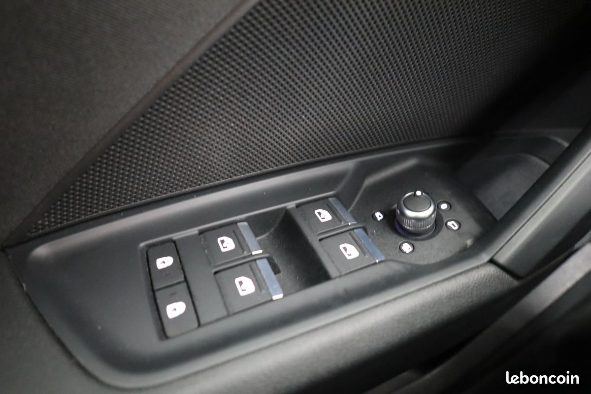 Audi A3 Sportback 45 TFSIe Competition S Tronic 245 ch (image 24)