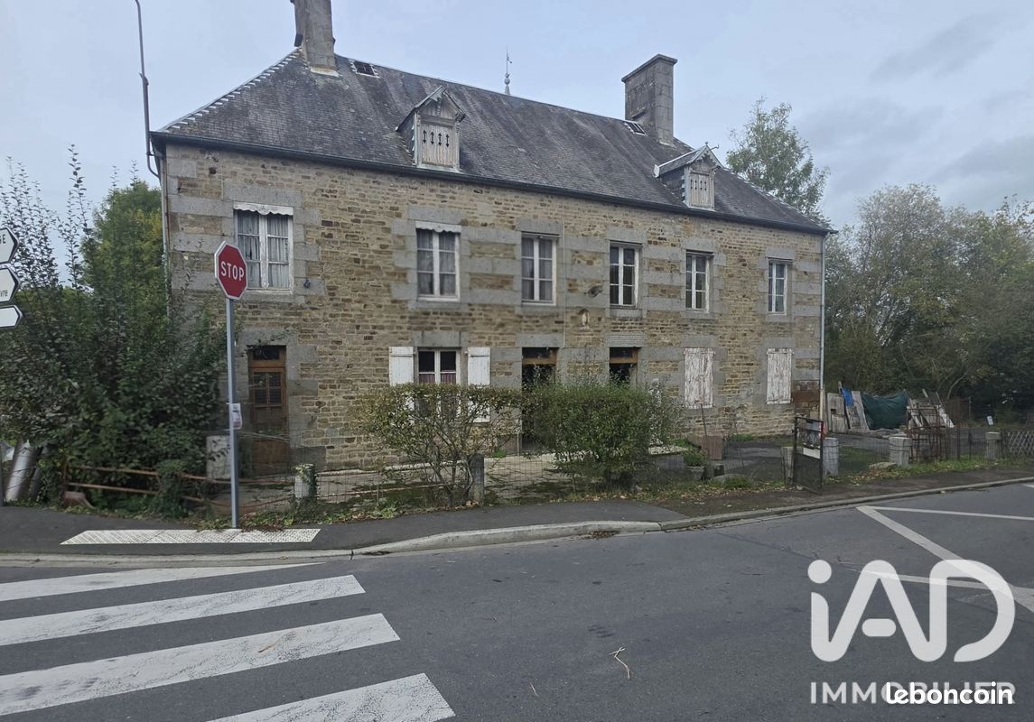 Maison 12 pièces 330 m² · à Souleuvre en Bocage · 330 m² · 117 000 €