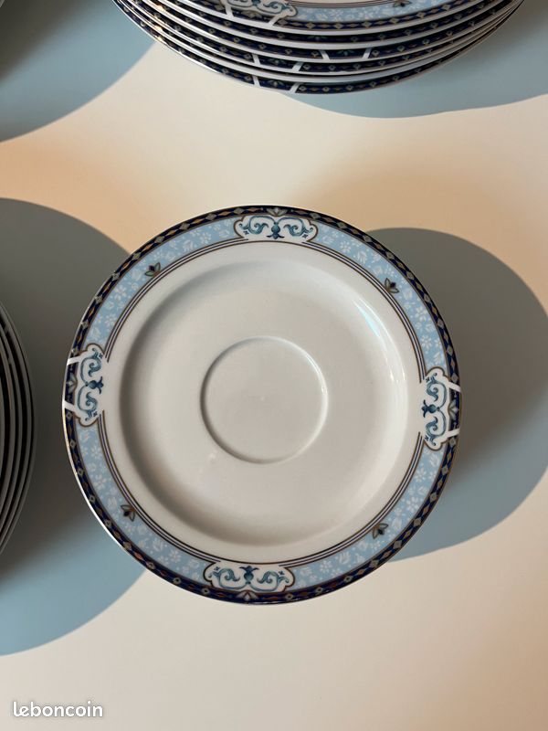 Service de table complet 24 pièces en porcelaine décor bleu (image 5)