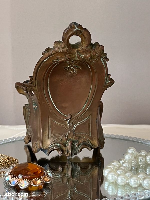 Boîte à Bijoux Vintage En Forme De Fauteuil - Simili Cuir Rouge Bordeaux - Occasion (voir Photos)