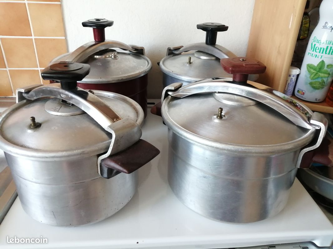 Cocotte-minute 8 ou 6 litres en alu état correct sans le bouchon de sécurité l'envoi est possible 10 euros pièce (image 1)