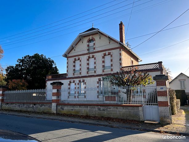 Maison 11 pièces 256 m²