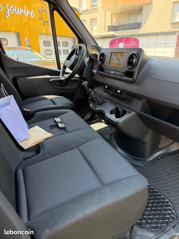Mercedes sprinter 215 CDI 150cv 130 000km année 2022 (image 4)