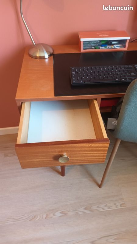 Bureau (image 2)