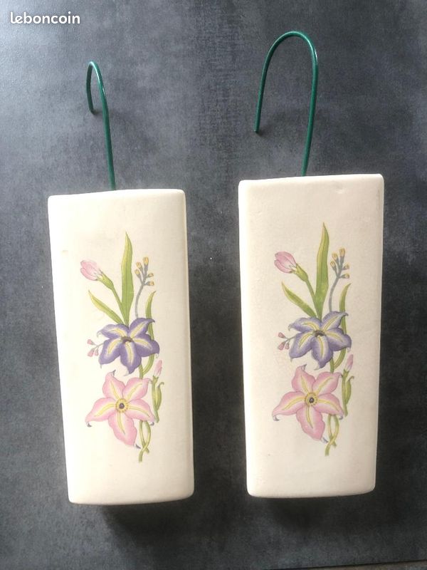 Paire de saturateurs humidificateurs de radiateurs vintage motifs fleurs (image 1)