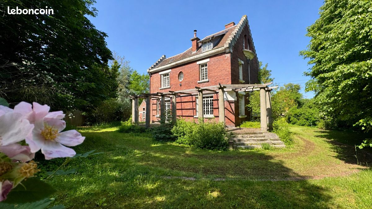 Maison 10 pièces 206 m² · à Bully-les-Mines · 206 m² · 332 000 €