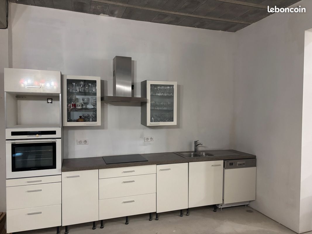 Cuisine beige avec Electro ménager (image 2)