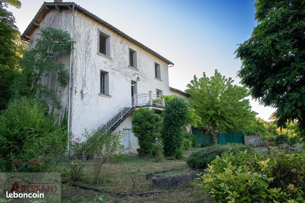 Maison 9 pièces 170 m² · à Cordes-sur-Ciel · 170 m² · 230 000 €