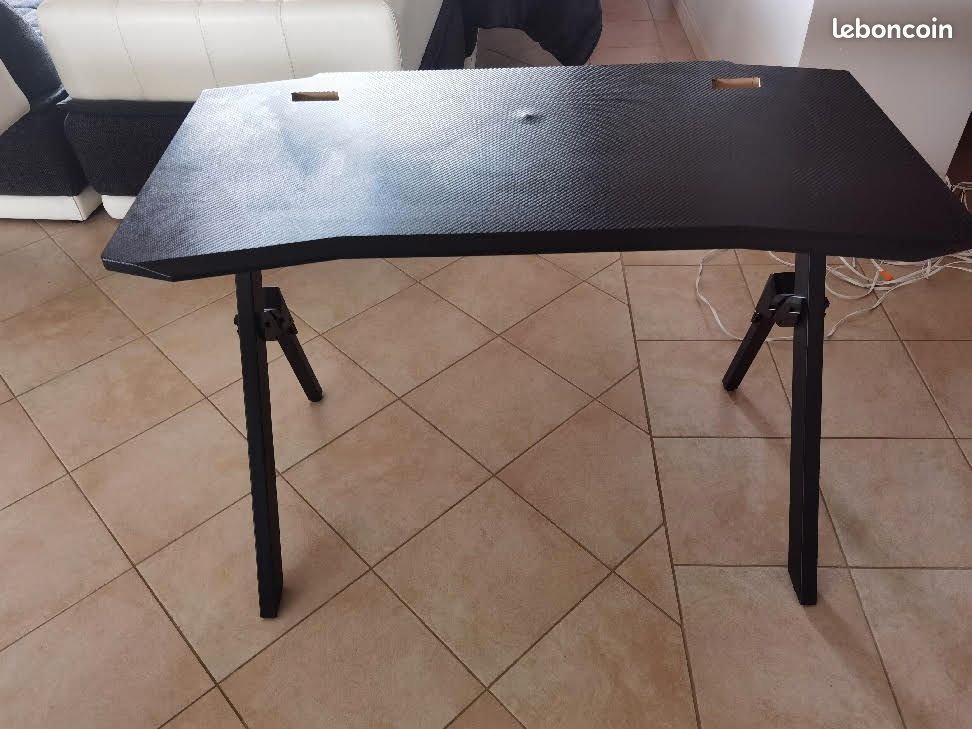 Bureau (image 1)
