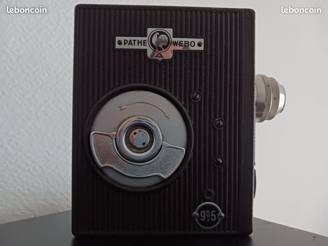 Petite caméra vintage PATHÉ WEBO - A / 9.5 MM / pour pièces non testé