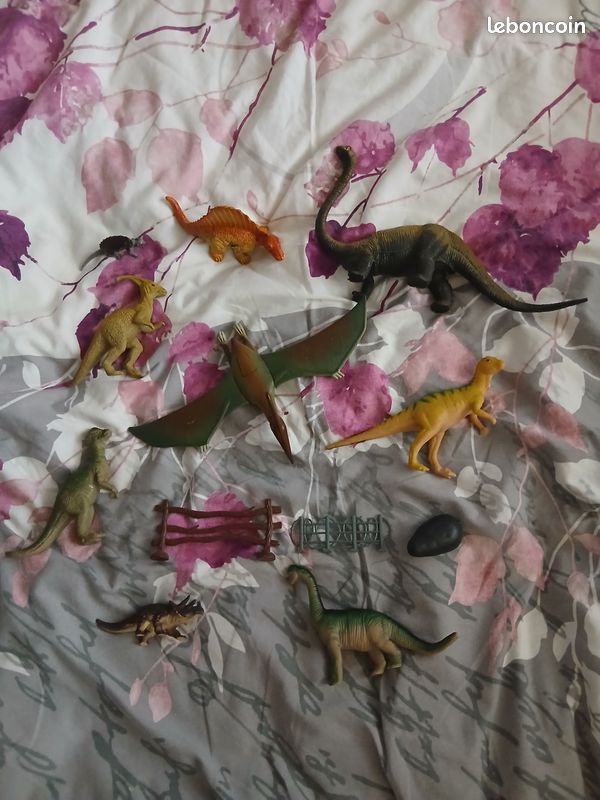 Lot de jouets dinosaures : livres, dinosaures, camion transporteur schleich,... (image 8)