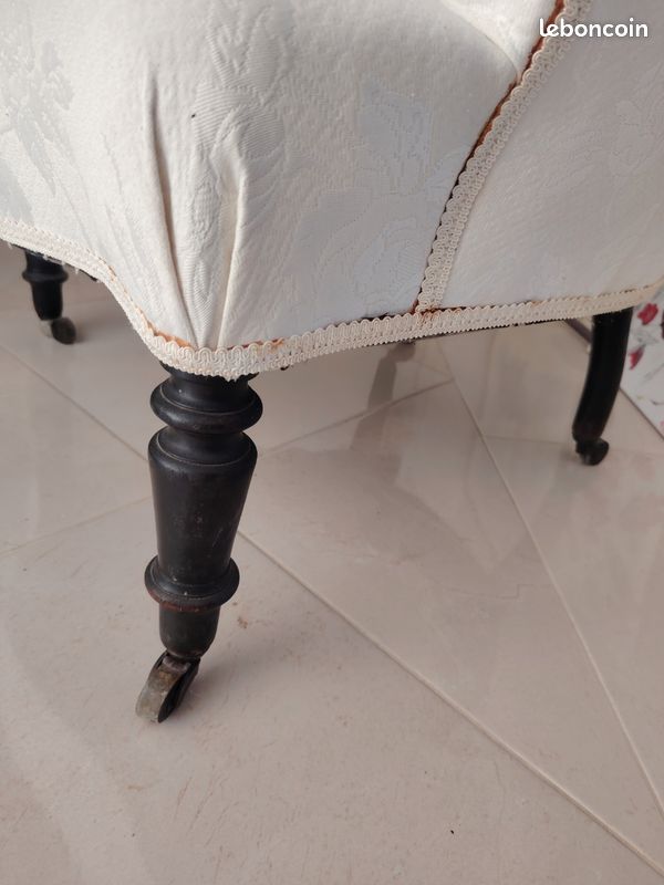 Bergère ou Fauteuil crapaud ancien (image 3)