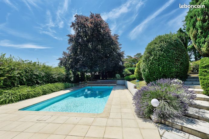 Propriété 11 pièces 350 m²