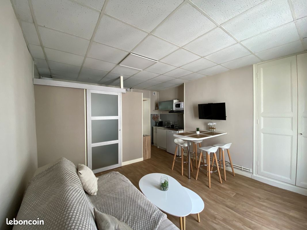 Appartement 1 pièce 22 m² · à Loches · 22 m² · 360 €