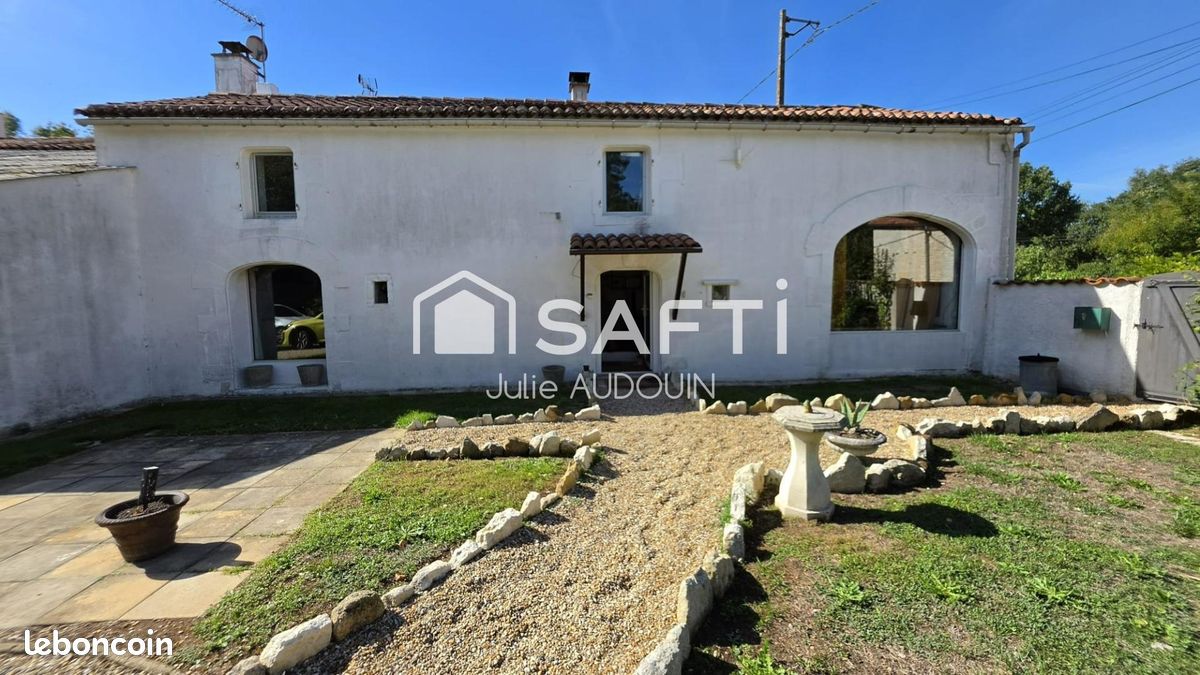Maison 3 pièces 115 m² · à Bercloux · 115 m² · 144 000 €