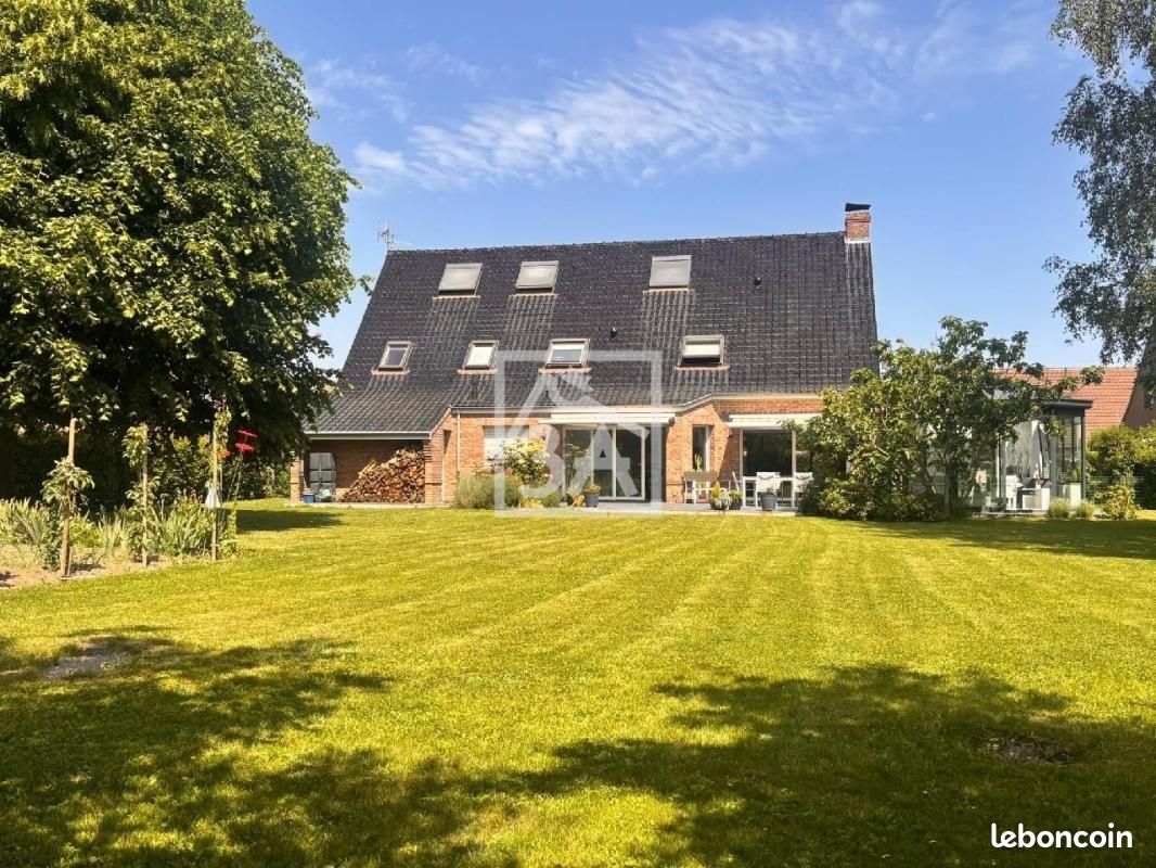 Maison 13 pièces 225 m² · à Hazebrouck · 225 m² · 550 000 €