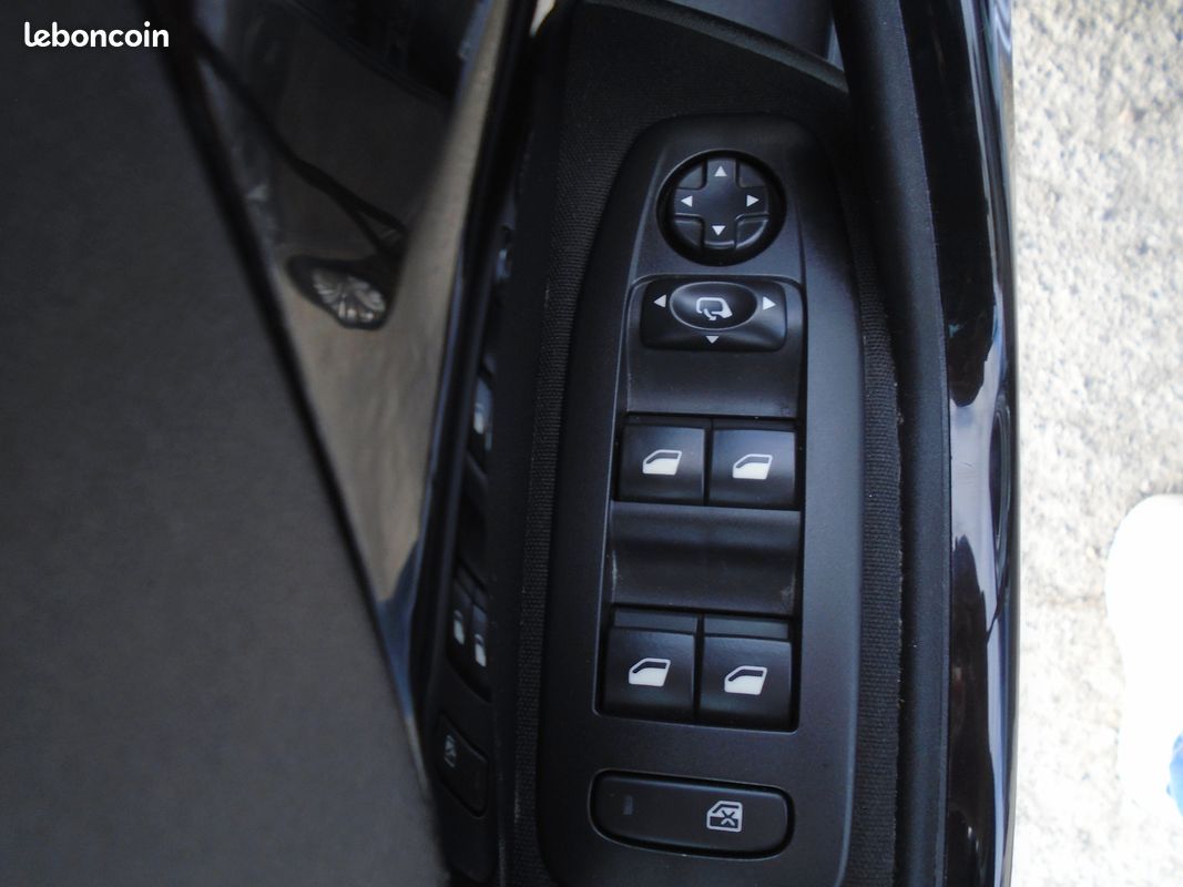208 bluehdi 100 allure (image 7)