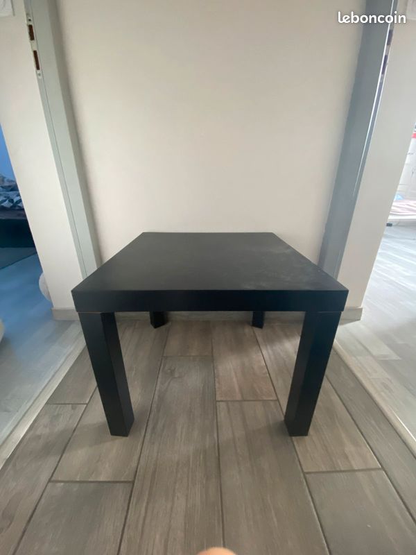 Petite table noire (image 1)
