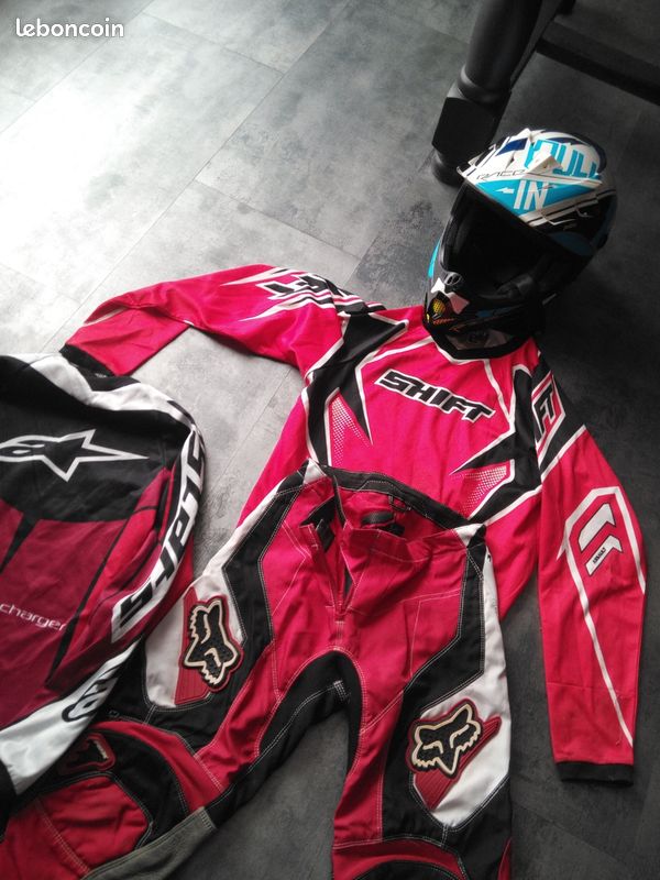 Freepik Biking In A Suit Family Riding Mother Kid Ride Bicycle In