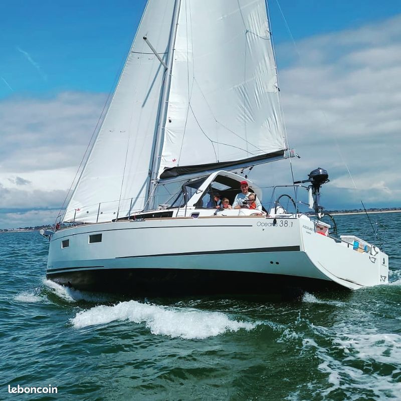 Voilier Bénéteau Oceanis 38.1 TBE (image 3)