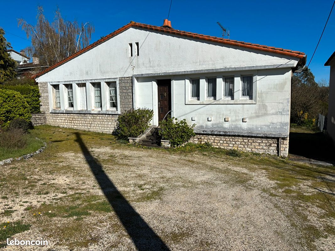 Maison 4 pièces 77 m² · à Civray · 77 m² · 74 500 €