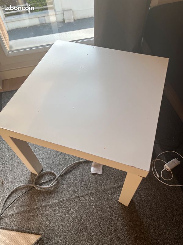 Table IKEA (image 1)