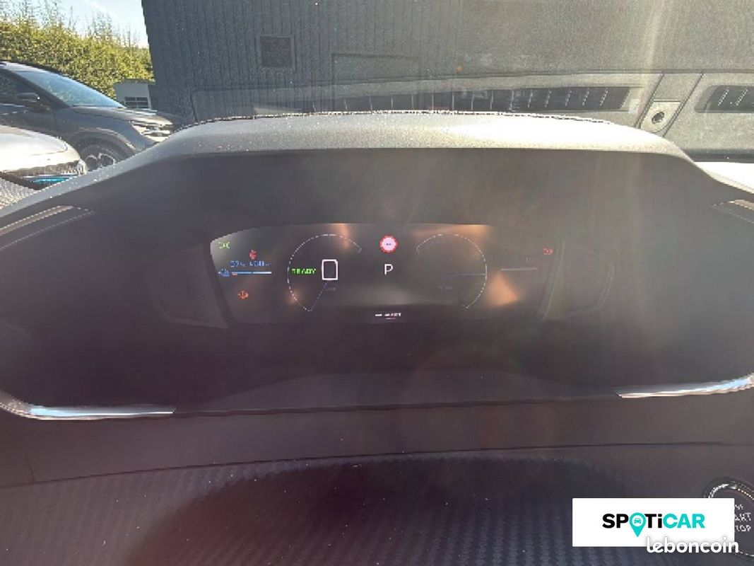 PEUGEOT 2008 Electrique 54 kWh 156 ch Allure (image 15)