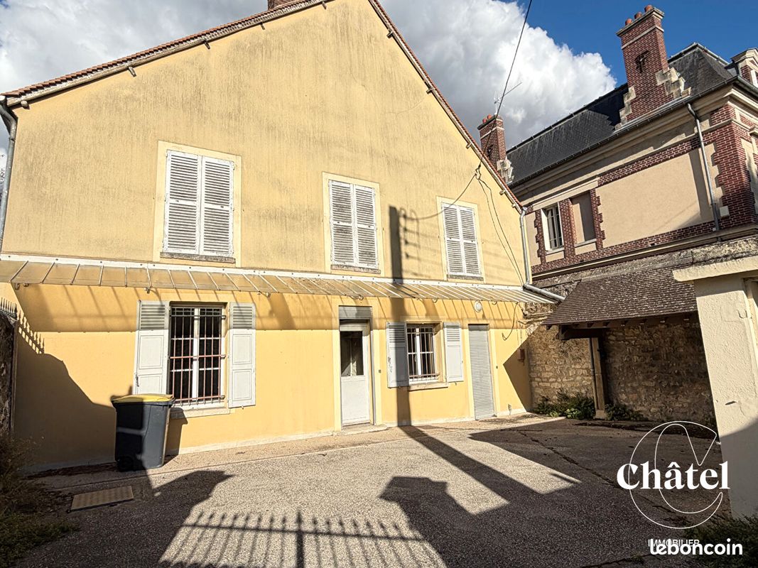 Appartement 5 pièces 148 m² · à Senlis · 148 m² · 280 000 €