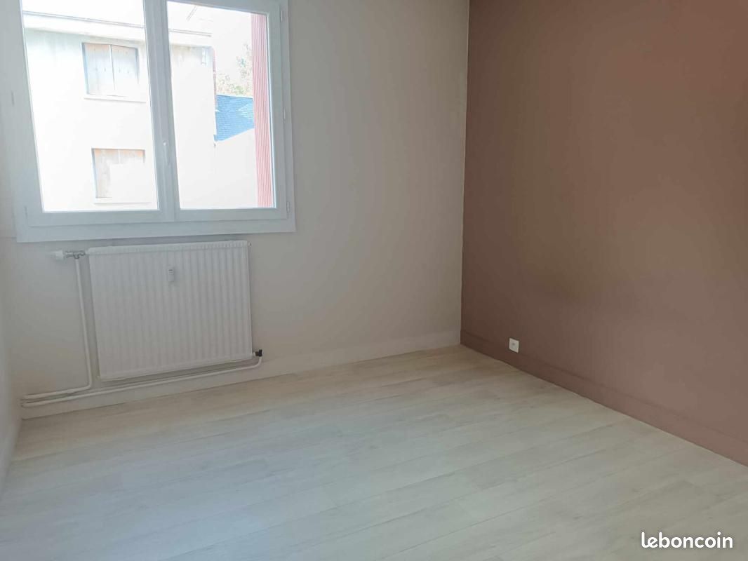 Appartement a louer bourges - 5 pièce(s) - 90 m2 - Surfyn