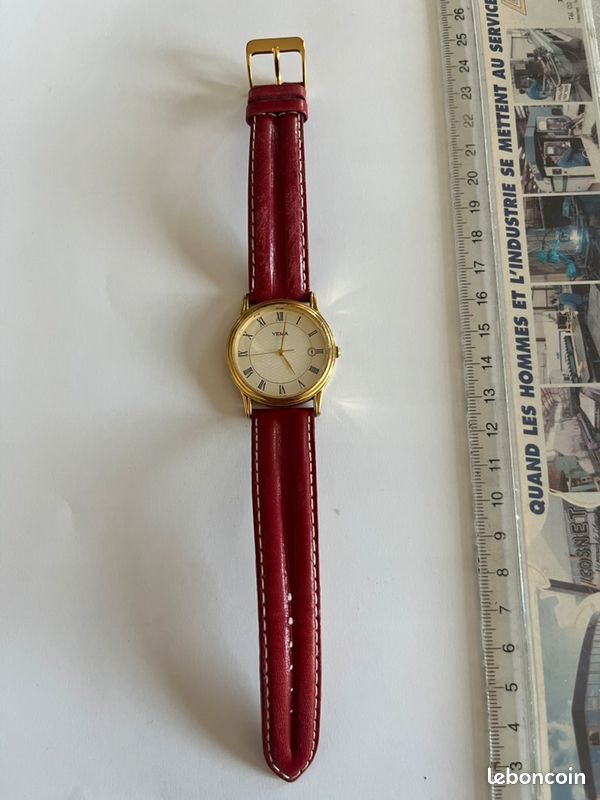Bracelet montre cuir d'alligator écailles rondes rouge brillant