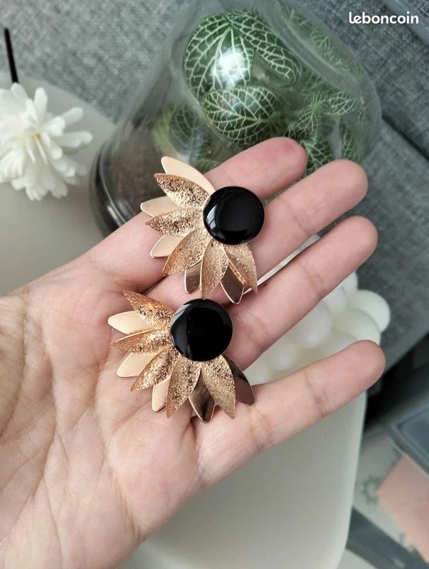 Boucles D'oreilles Vintage Noires Et Dorées - Bouton Perceur - Bijou Rétro élégant 4617