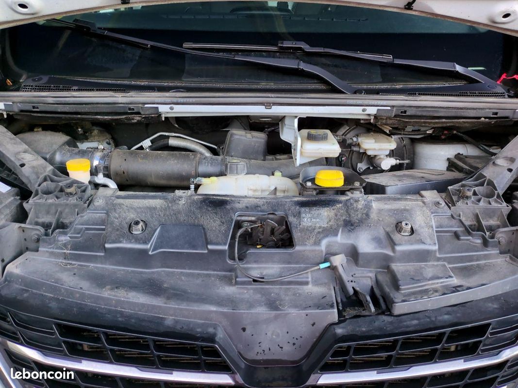 RENAULT TRAFIC L1H2 1200 Kg 2.0 Energy dCi - 145 III FOURGON Fourgon Grand Confort L1H2 PHASE 2 (image 10)