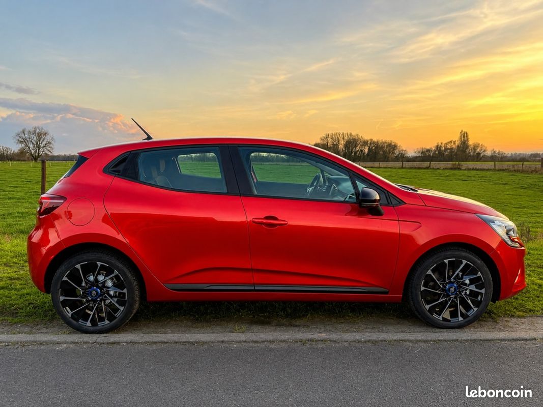 RENAULT CLIO V 1.0 TCe 90 Equilibre (image 2)