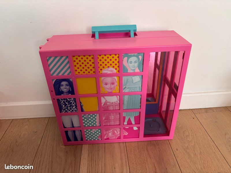 Lot Barbie et accessoires (image 5)