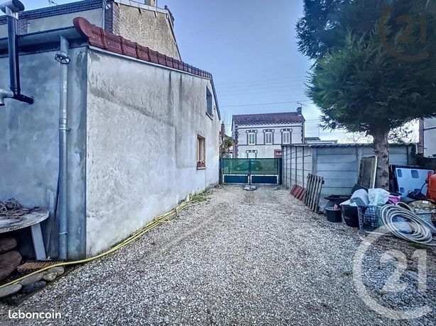 https://img.leboncoin.fr/api/v1/lbcpb1/images/90/98/d6/9098d616cc592405140ad683777caa379e9b3e3a.jpg?rule=ad-image