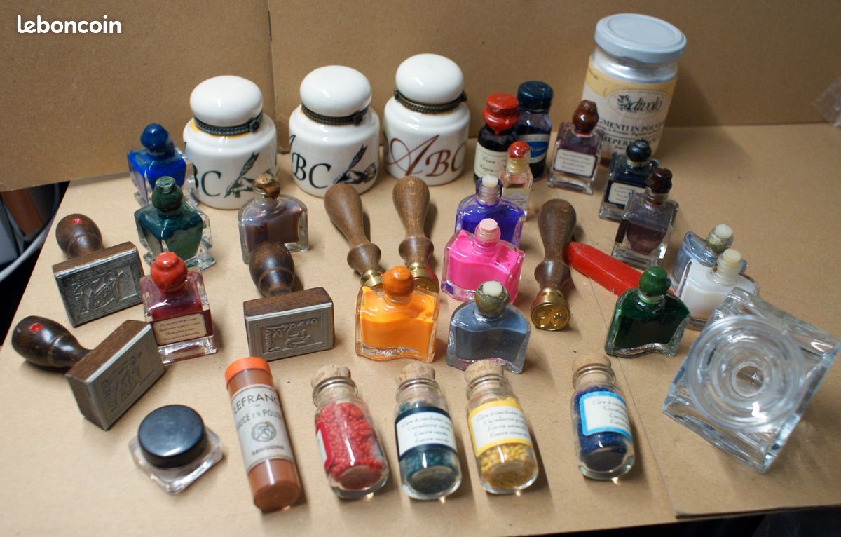Lot de matériel vintage : Sceaux, cachets, encres et cire à cacheter (image 1)